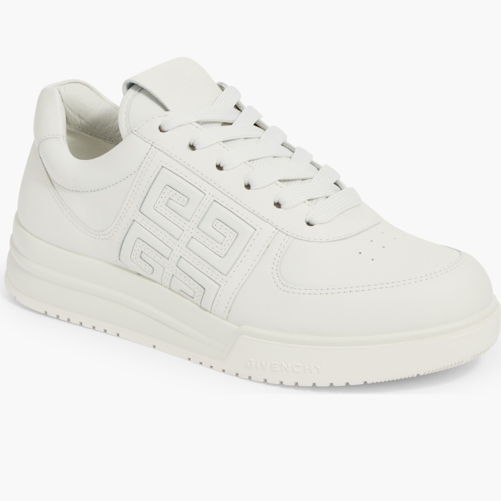 Authentic Givenchy G4 low top sneaker